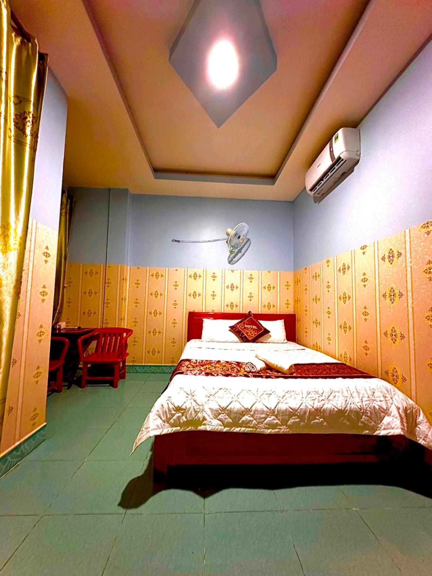 Nhu Quynh Hotel Hcm Ho Şi Min Exterior foto